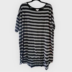 LuLaRoe black and white striped high-low tunic.  EUC